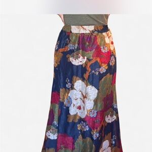 Elegant Floral Maxi Skirt - Multicolor
